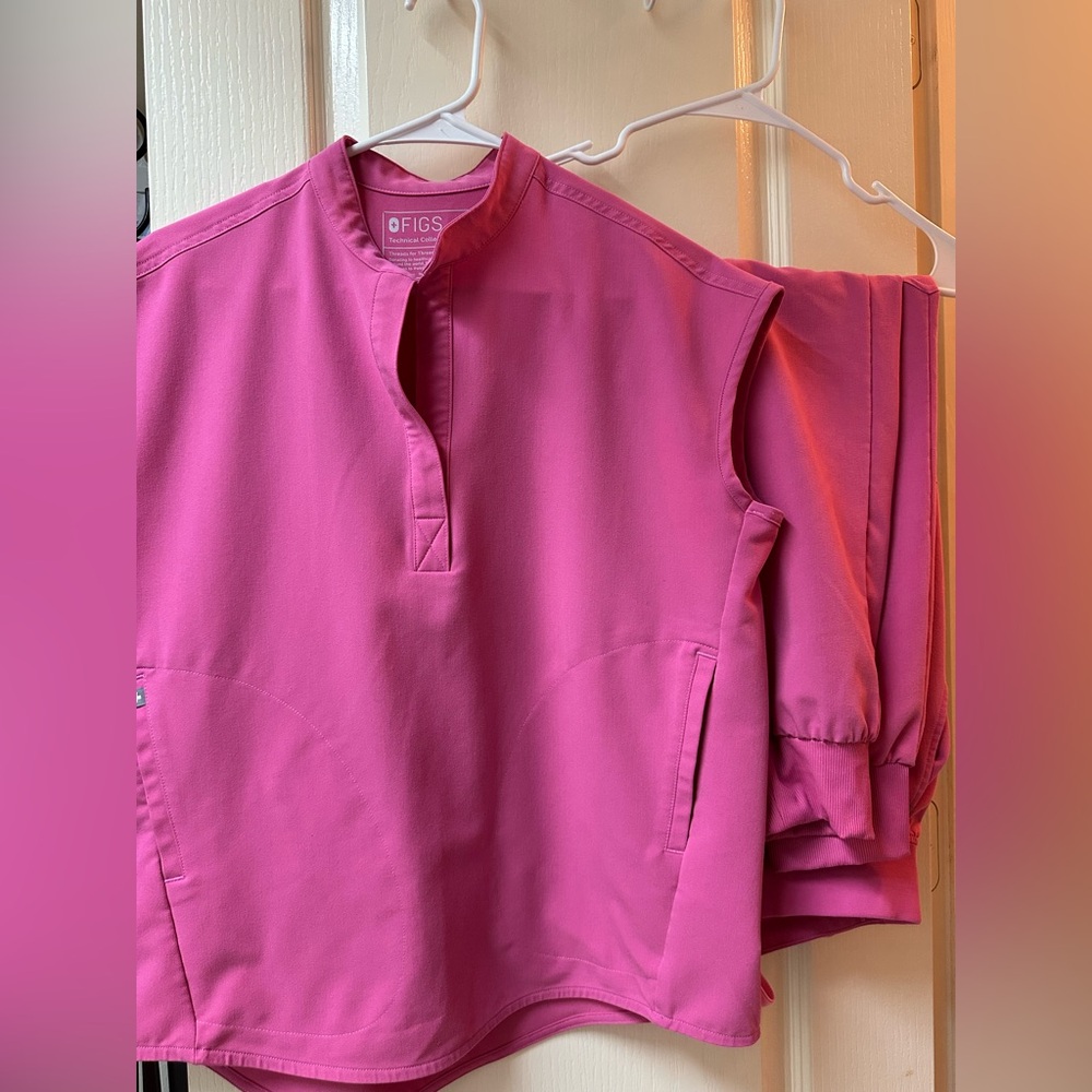 Figs Pink Scrub set